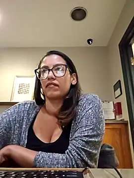 Snapshot of Nikkierosee chatting on 02.12.25 Nikkierosee online show from 02.12.25