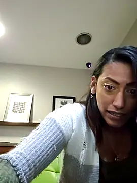 Snapshot of Nikkierosee chatting on 02.26.25 Nikkierosee online show from 02.26.25