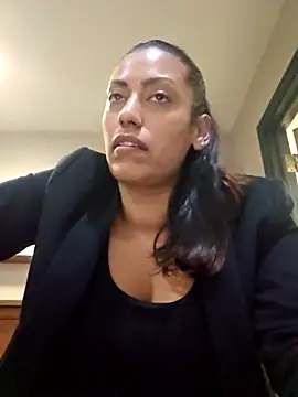 Snapshot of Nikkierosee chatting on 03.16.25 Nikkierosee online show from 03.16.25