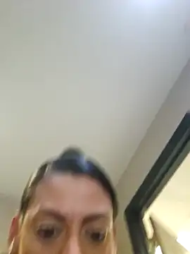 Snapshot of Nikkierosee chatting on 03.18.25 Nikkierosee online show from 03.18.25