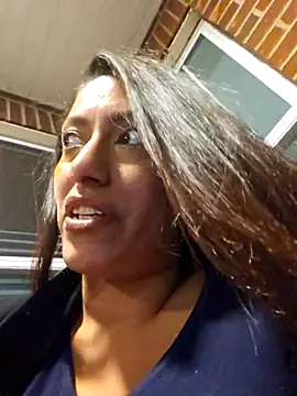 Snapshot of Nikkierosee chatting on 03.20.25 Nikkierosee online show from 03.20.25