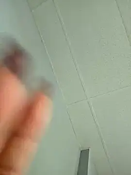 Snapshot of Nikkierosee chatting on 09.29.25 Nikkierosee online show from 09.29.25