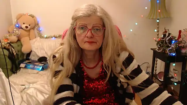 Snapshot of BlairFort chatting on 12.18.24 BlairFort online show from 12.18.24