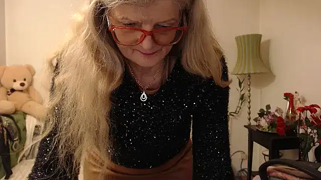 Snapshot of BlairFort chatting on 10.01.25 BlairFort online show from 10.01.25