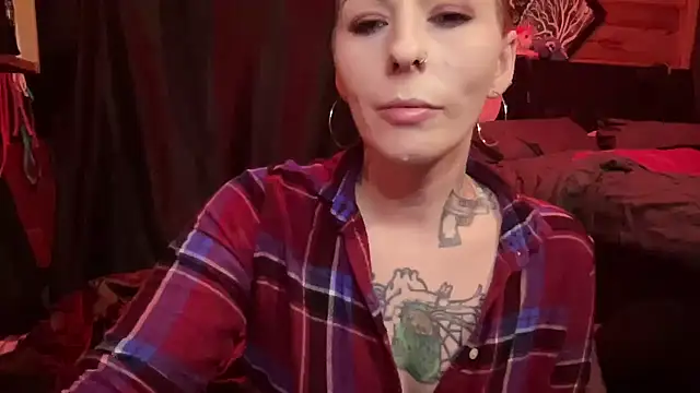 Snapshot of TeenyDoll chatting on 11.11.25 TeenyDoll online show from 11.11.25