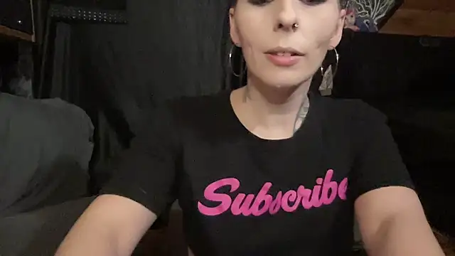 Snapshot of TeenyDoll chatting on 12.16.25 TeenyDoll online show from 12.16.25