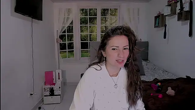 vanessabrown  online show from 04.16.26