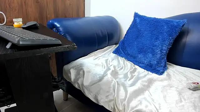 Mature Skinny online show from 01.10.26