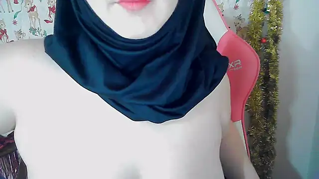 Snapshot of PinkPudding chatting on 12.11.24 PinkPudding online show from 12.11.24