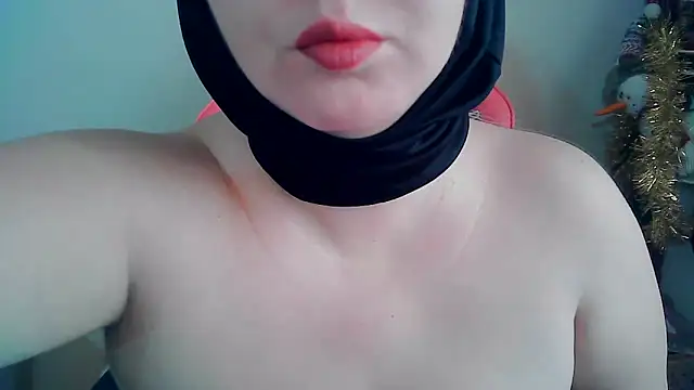 Snapshot of PinkPudding chatting on 12.21.24 PinkPudding online show from 12.21.24