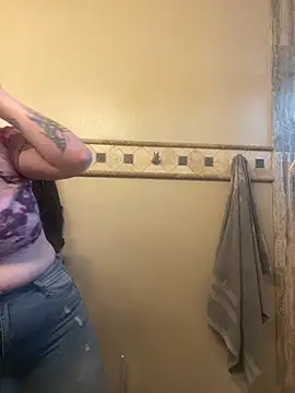 Snapshot of 1-800-FUCKYOU chatting on 12.27.24 1-800-FUCKYOU online show from 12.27.24