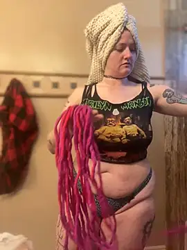 Snapshot of 1-800-FUCKYOU chatting on 02.18.25 1-800-FUCKYOU online show from 02.18.25