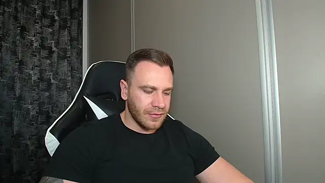 Snapshot of Thori92 chatting on 05.16.26 Thori92 online show from 05.16.26