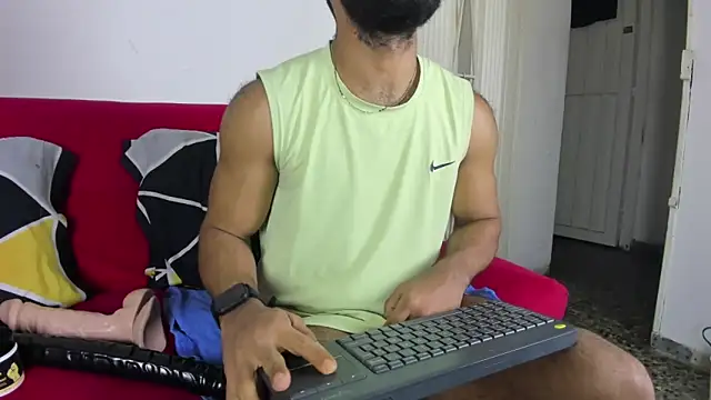 sweatyhairypig23 online show from 03.12.26