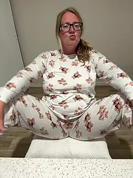 Lizzyloo online show from 02.24.26