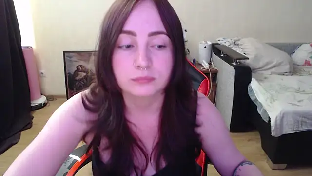 Snapshot of Laralianna chatting on 06.14.26 Laralianna online show from 06.14.26