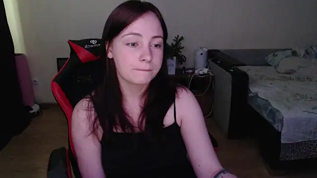 Snapshot of Laralianna chatting on 06.17.26 Laralianna online show from 06.17.26