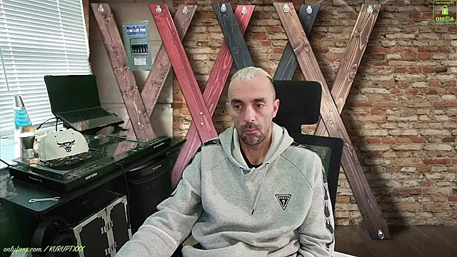 Snapshot of kuruptxxx_live chatting on 01.16.25 kuruptxxx live online show from 01.16.25