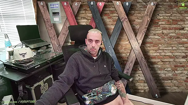 Snapshot of kuruptxxx_live chatting on 01.18.25 kuruptxxx live online show from 01.18.25