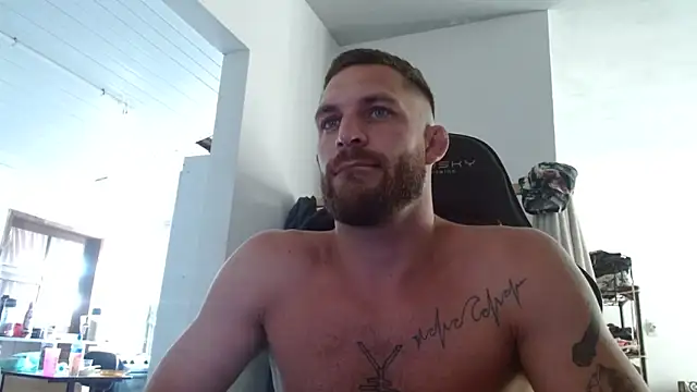 Snapshot of surfdog_95 chatting on 02.28.25 surfdog 95 online show from 02.28.25