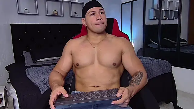 tyler hank01 online show from 09.13.25