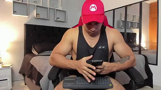 tyler hank01 online show from 12.20.25