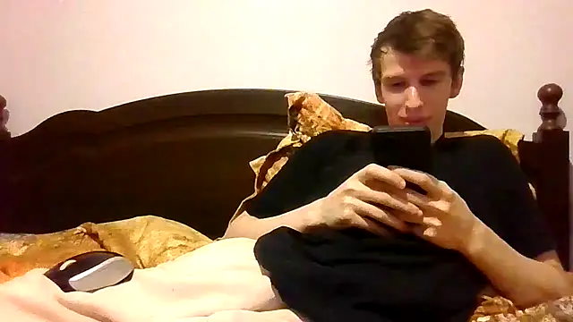 Snapshot of LuxxFin chatting on 12.05.24 LuxxFin online show from 12.05.24