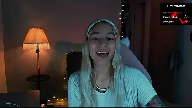 Saucy Jenn online show from 01.12.25