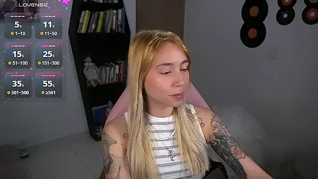 Saucy Jenn online show from 09.17.25