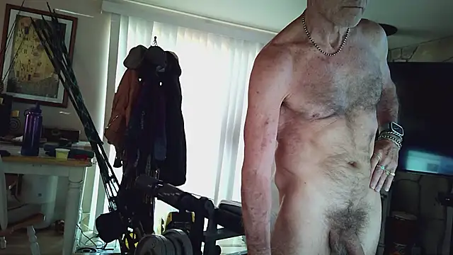 Snapshot of MoonDancer chatting on 09.24.25 MoonDancer online show from 09.24.25