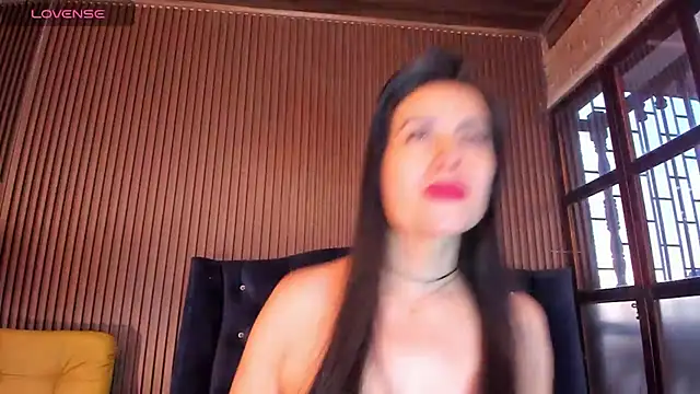 Snapshot of JuliaDawson_ chatting on 03.16.25 JuliaDawson  online show from 03.16.25