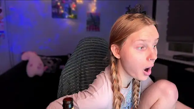 Chanel Gill online show from 12.17.25