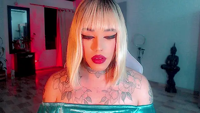 Snapshot of little_star_porn chatting on 02.28.25 little star porn online show from 02.28.25