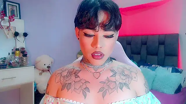 Snapshot of little_star_porn chatting on 03.04.25 little star porn online show from 03.04.25
