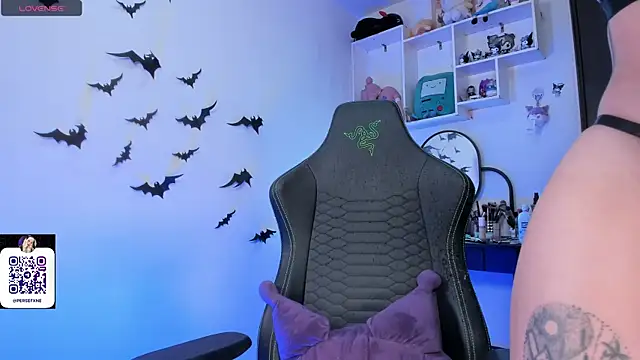 damnliciousss online show from 12.01.25