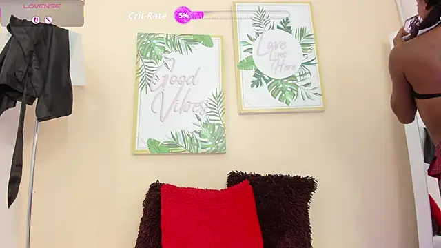 Snapshot of pameela_brown chatting on 10.16.25 pameela brown online show from 10.16.25