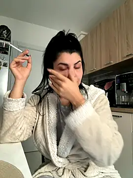 Snapshot of Scarlett-Dream chatting on 10.24.25 Scarlett-Dream online show from 10.24.25