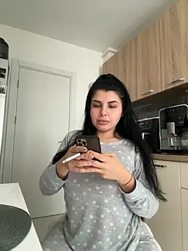 Snapshot of Scarlett-Dream chatting on 11.06.25 Scarlett-Dream online show from 11.06.25