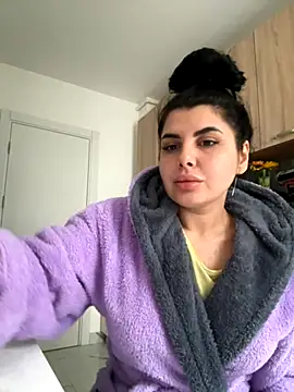 Snapshot of Scarlett-Dream chatting on 11.13.25 Scarlett-Dream online show from 11.13.25