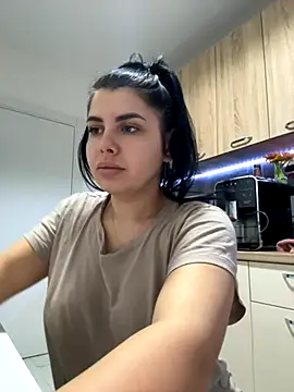 Snapshot of Scarlett-Dream chatting on 11.20.25 Scarlett-Dream online show from 11.20.25