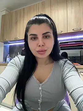 Snapshot of Scarlett-Dream chatting on 11.25.25 Scarlett-Dream online show from 11.25.25