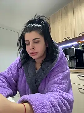 Snapshot of Scarlett-Dream chatting on 11.26.25 Scarlett-Dream online show from 11.26.25