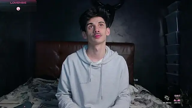 Snapshot of DanielCrush1 chatting on 02.19.26 DanielCrush1 online show from 02.19.26