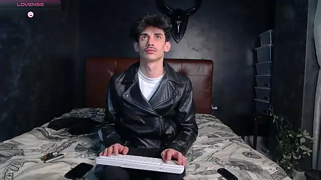 Snapshot of DanielCrush1 chatting on 02.21.26 DanielCrush1 online show from 02.21.26