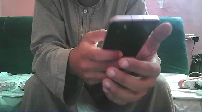 Snapshot of foxsanSs chatting on 02.25.25 foxsanSs online show from 02.25.25