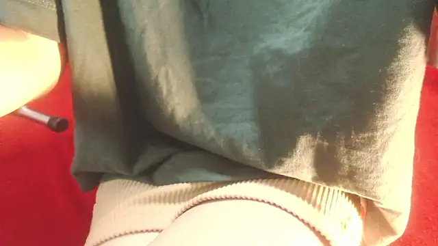 Snapshot of IvyBlueFabray chatting on 02.25.25 IvyBlueFabray online show from 02.25.25