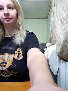 Snapshot of BustyBlond chatting on 01.17.26 BustyBlond online show from 01.17.26