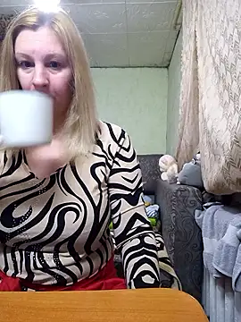 Snapshot of BustyBlond chatting on 02.05.26 BustyBlond online show from 02.05.26