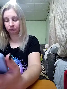 Snapshot of BustyBlond chatting on 02.08.26 BustyBlond online show from 02.08.26