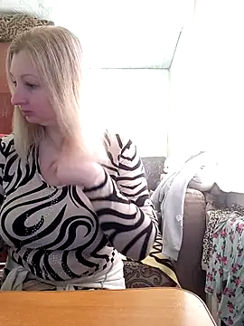 Snapshot of BustyBlond chatting on 02.13.26 BustyBlond online show from 02.13.26